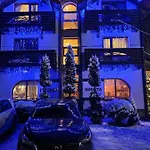 Girska Sonata Aparthotel Mykulychyn